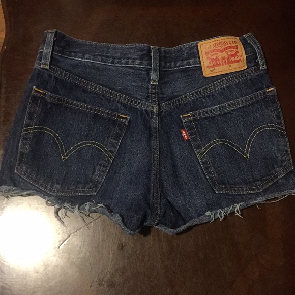 Levi’s denim buttons shorts - Picture 12 of 13